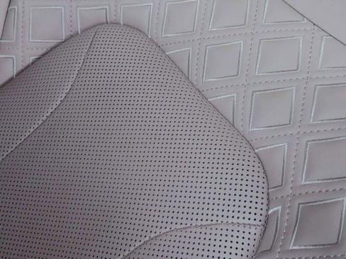 Used 2020 Bentley Continental GT V8 image 24