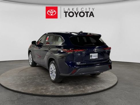 New 2026 Toyota Highlander Limited AWD/4WD image 4