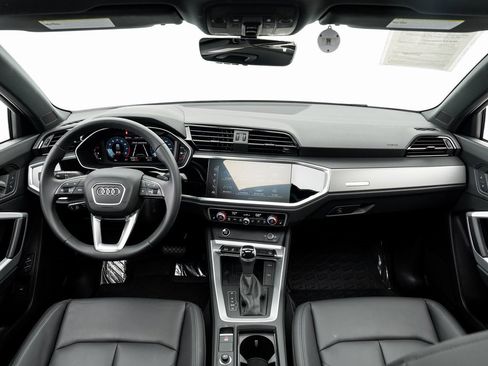 Certified 2025 Audi Q3 2.0T Premium image 19