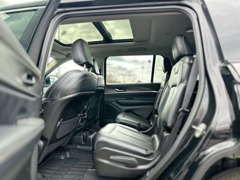 Used 2023 Jeep Grand Cherokee L Limited image 18