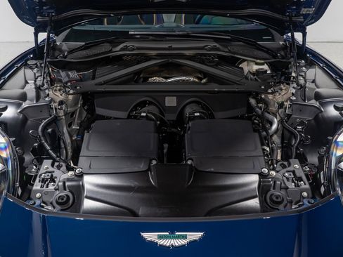 Used 2024 Aston Martin DB12 Convertible image 80