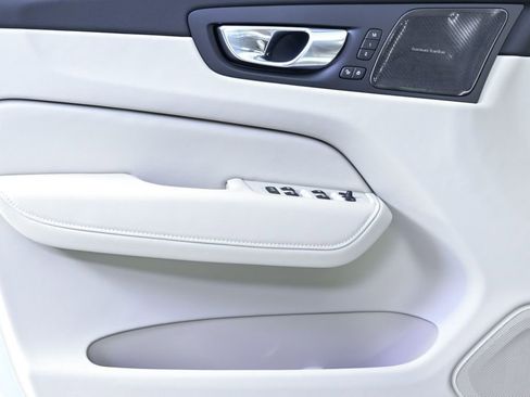 New 2026 Volvo XC60 B5 Ultra w/ Protection Package Premier AWD/4WD image 6