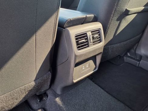 Used 2025 Nissan Rogue SV FWD image 19