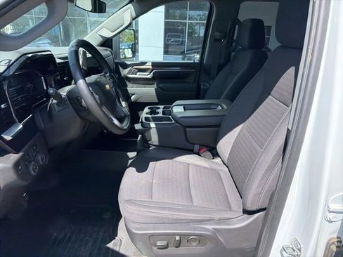 Used 2025 Chevrolet Silverado 2500 LT w/ Convenience Package image 7