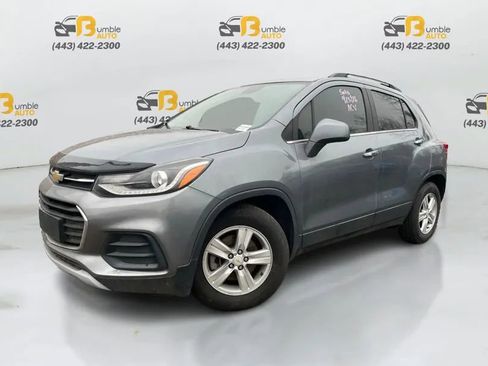 Used 2019 Chevrolet Trax LT w/ LT Convenience Package image 1