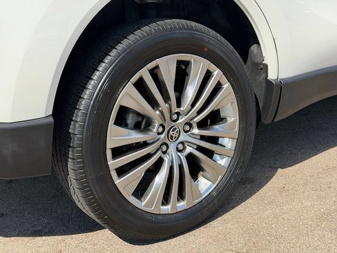 Used 2021 Toyota Venza Limited w/ Advanced Technology Package AWD/4WD image 24