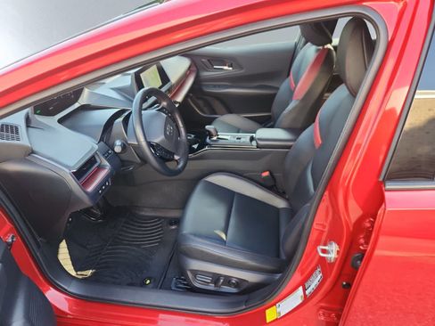 Used 2024 Toyota Prius Prime FWD image 6