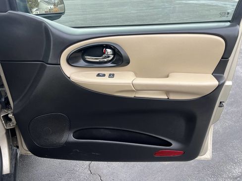 Used 2005 Chevrolet TrailBlazer LS w/ LS Preferred Equipment Group image 29