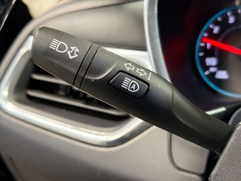 Used 2020 Chevrolet Equinox LT image 31