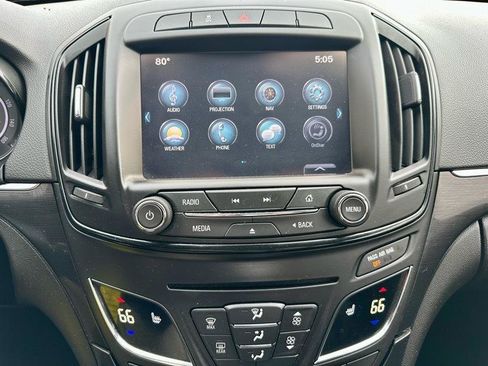 Used 2016 Buick Regal FWD image 17