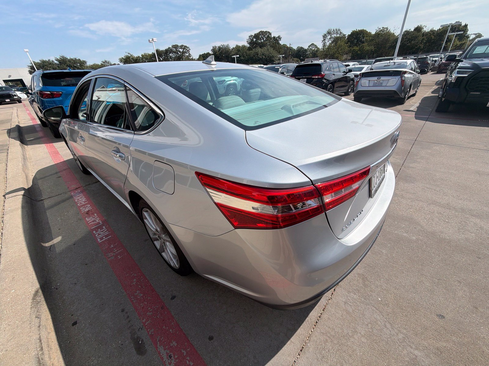 Used 2014 Toyota Avalon Limited FWD image 6