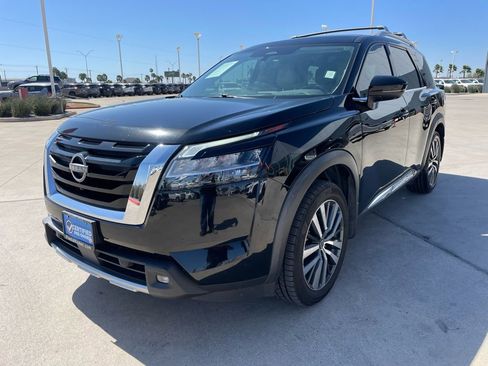 Certified 2022 Nissan Pathfinder Platinum w/ Cargo Package image 5