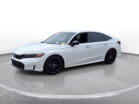 Used 2025 Honda Civic Sport image 4