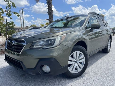 Used 2019 Subaru Outback 2.5i Premium AWD/4WD image 1