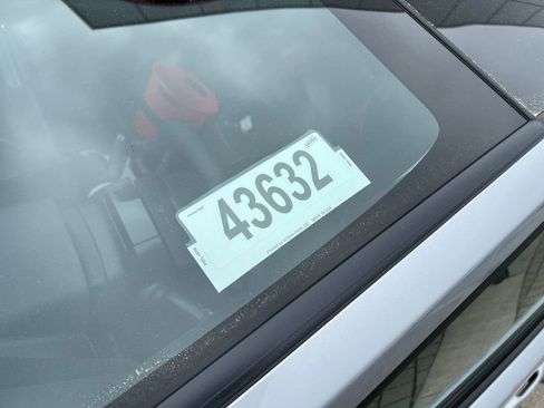 New 2026 Toyota Prius Plug-In Hybrid FWD image 30