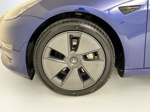 Used 2022 Tesla Model 3 Long Range AWD/4WD image 29