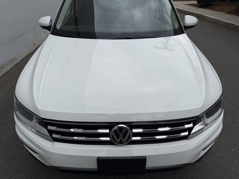 Used 2021 Volkswagen Tiguan SE w/ Panoramic Sunroof Package AWD/4WD image 9