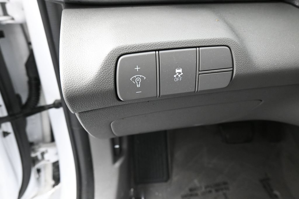 Used 2024 Hyundai Elantra SEL FWD image 12