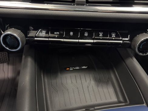 New 2026 Chevrolet Equinox EV LT image 22