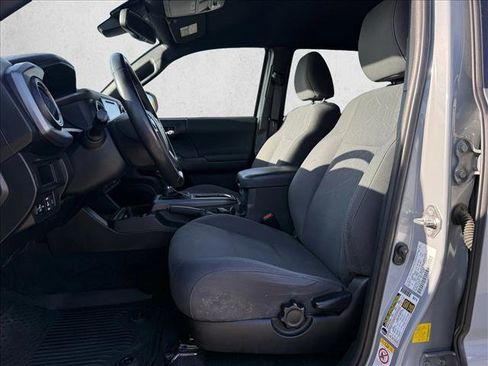 Used 2019 Toyota Tacoma TRD Off-Road w/ Technology Package image 7