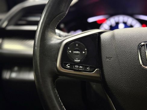 Used 2018 Honda Civic Sport image 17