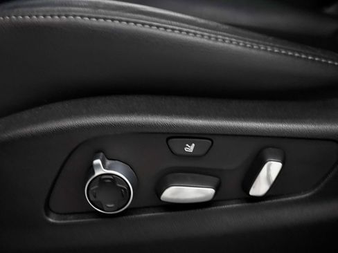 Used 2022 Cadillac XT4 Premium Luxury FWD image 30