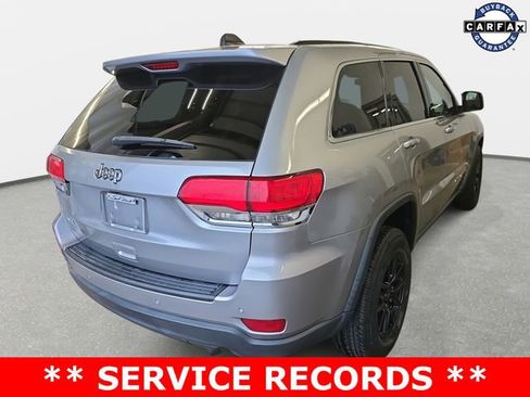 Used 2018 Jeep Grand Cherokee Laredo image 4
