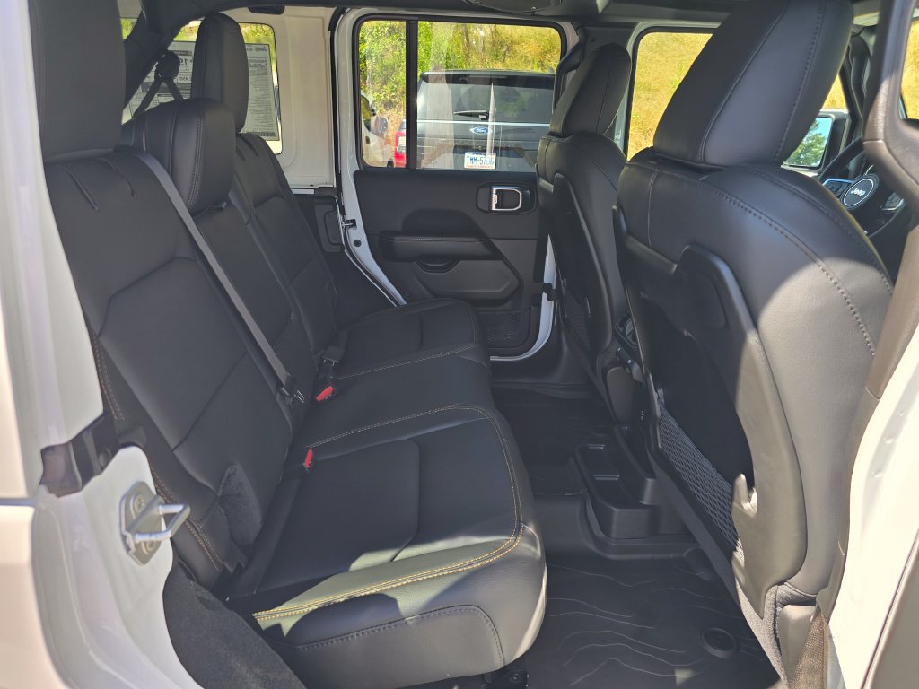 New 2027 Jeep Wrangler Unlimited Sahara AWD/4WD image 25