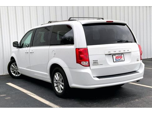 Used 2019 Dodge Grand Caravan SXT image 9