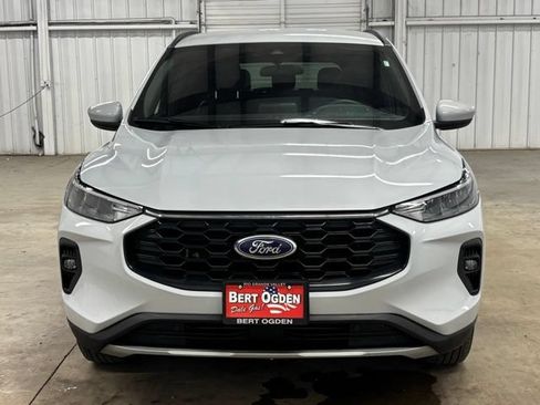 Used 2025 Ford Escape ST-Line Select AWD/4WD image 2