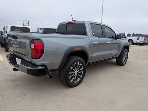 Used 2025 GMC Canyon Denali image 2