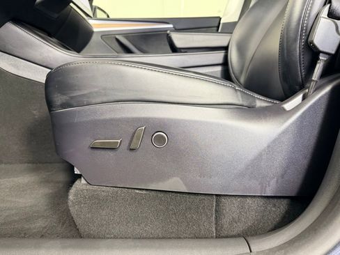 Used 2025 Tesla Model Y Long Range image 26