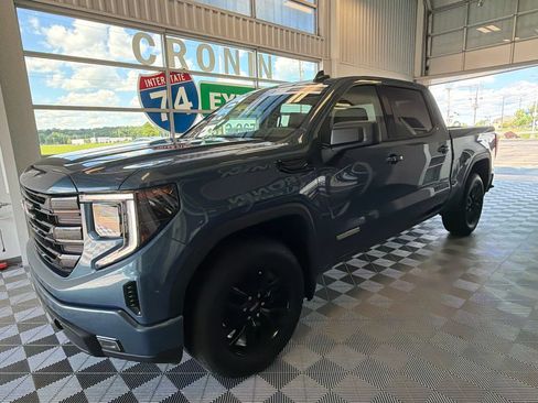 Used 2024 GMC Sierra 1500 Elevation AWD/4WD image 3