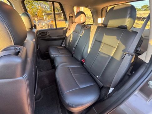 Used 2008 Chevrolet TrailBlazer LT w/ Sun And Sound Package image 10
