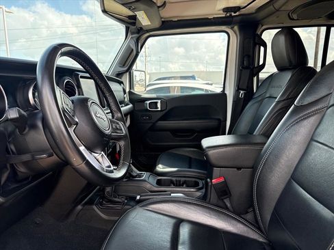 Used 2022 Jeep Wrangler Unlimited Sahara image 11