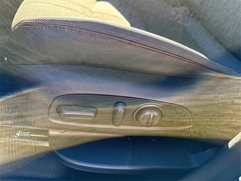 Used 2022 Chevrolet Equinox RS image 15