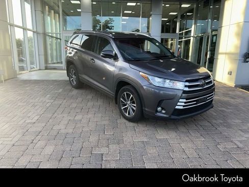 Used 2017 Toyota Highlander XLE AWD/4WD image 10