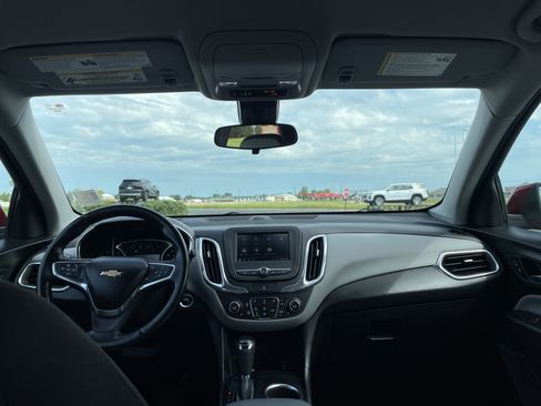 Used 2021 Chevrolet Equinox LT AWD/4WD image 17