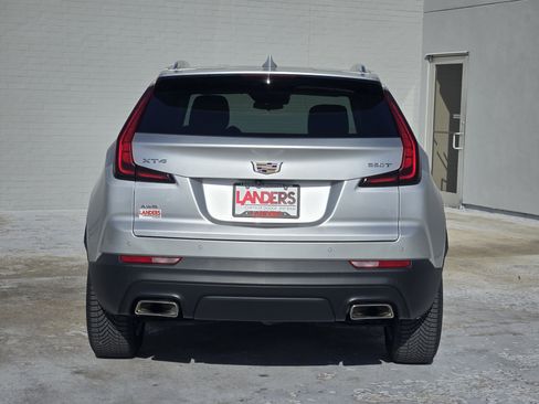 Used 2022 Cadillac XT4 Luxury w/ Cold Weather Package image 6