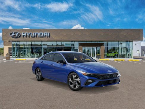 New 2025 Hyundai Elantra SEL image 2