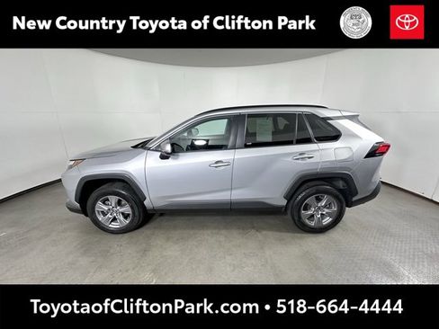 Used 2022 Toyota RAV4 XLE image 6