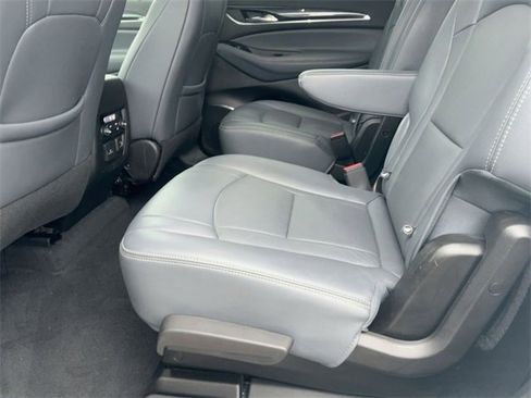 Used 2024 Buick Enclave Premium image 26