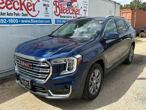 Used 2022 GMC Terrain SLT w/ Infotainment Package II image 6