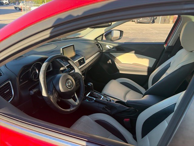 Used 2015 MAZDA MAZDA3 s Grand Touring w/ Technology Package FWD image 4