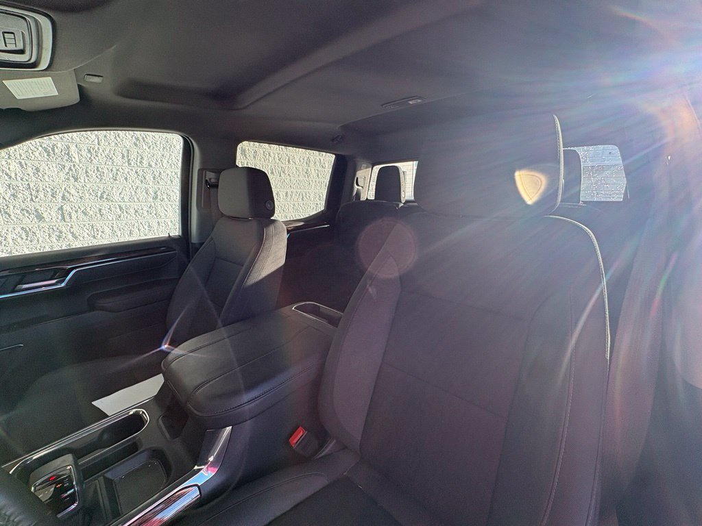 Certified 2025 GMC Sierra 1500 Elevation w/ Preferred Package AWD/4WD image 2