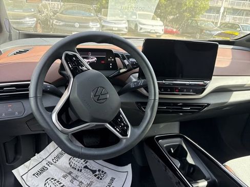 Used 2023 Volkswagen ID.4 Pro image 6