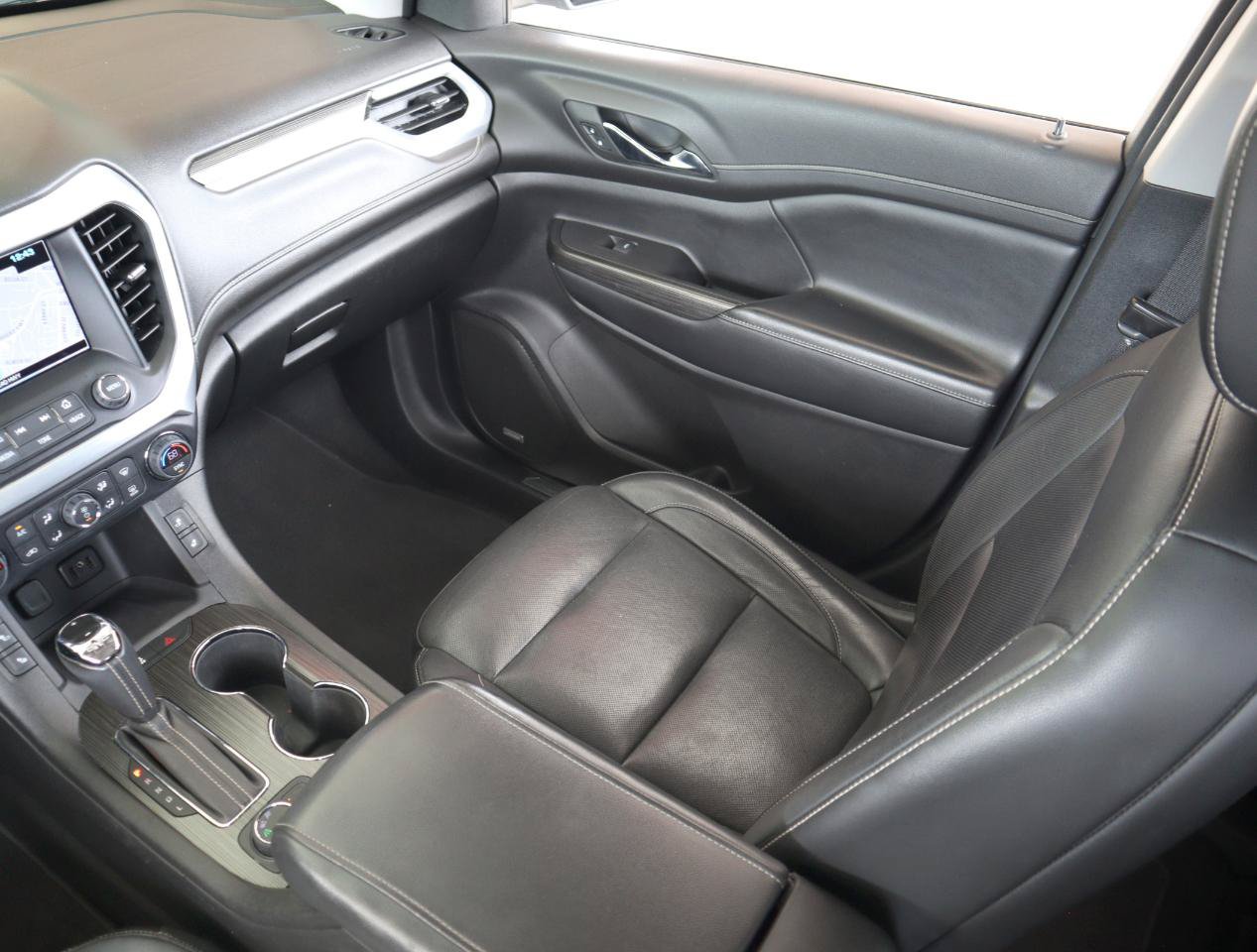 Used 2019 GMC Acadia SLT FWD image 18
