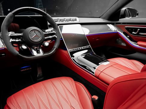 Used 2024 Mercedes-Benz S 63 AMG S image 2