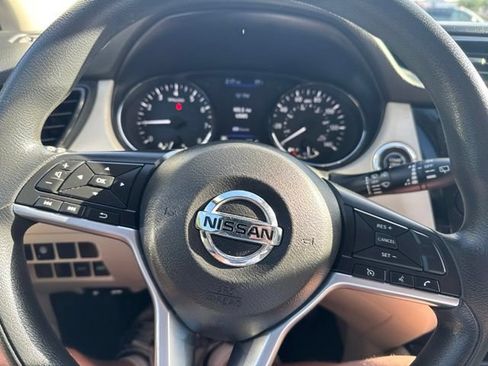 Used 2020 Nissan Rogue Sport SV FWD image 24