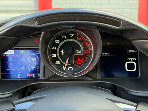 Used 2019 Ferrari Portofino image 34